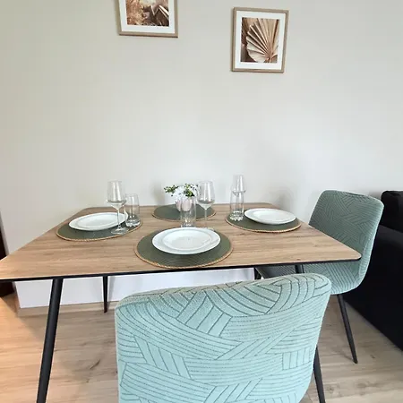 Azure Lazur 2bd 布尔加斯